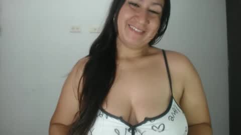 Snapshot of lina_playful chatting on March 29, 10:04 am iiisabella online show from March 29, 10:04 am