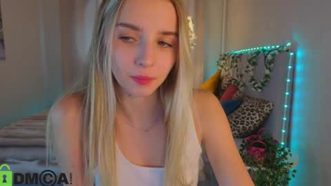 Snapshot of lina_reeds chatting on May 22, 1:02 am LINA online show from May 22, 1:02 am
