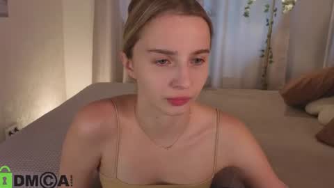 Snapshot of lina_reeds chatting on June 20, 12:25 am LINA online show from June 20, 12:25 am