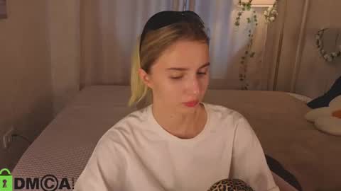 Snapshot of lina_reeds chatting on July 3, 1:23 am LINA online show from July 3, 1:23 am