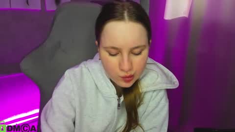 Snapshot of lina_smilee chatting on March 21, 8:19 am Lina online show from March 21, 8:19 am