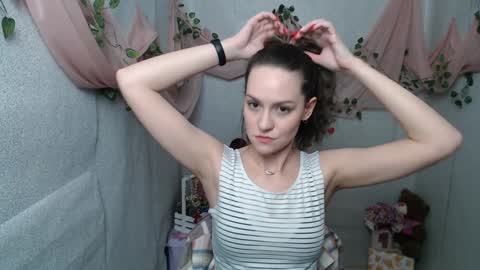 Lina online show from December 24, 9:50 am