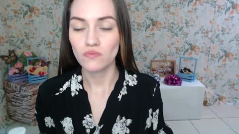 Lina online show from February 4, 6:46 am