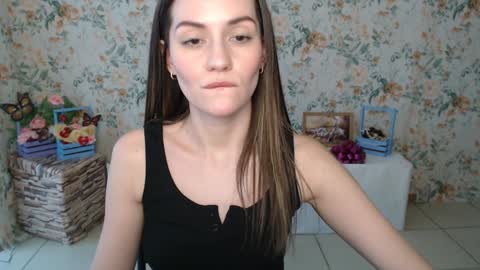 Lina online show from February 4, 9:49 am