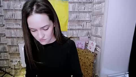 Lina online show from September 27, 7:02 am