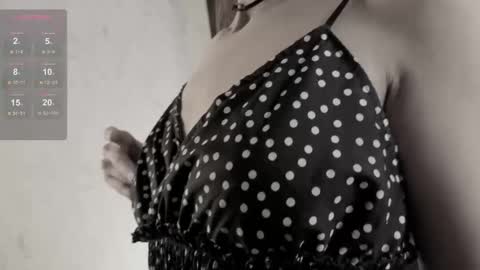 Snapshot of linaage chatting on September 27, 4:01 pm Lina online show from September 27, 4:01 pm