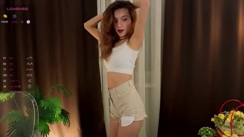 Snapshot of linaage chatting on October 19, 5:24 pm Lina online show from October 19, 5:24 pm