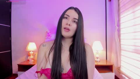 Snapshot of linaanssen chatting on December 12, 4:43 pm lina online show from December 12, 4:43 pm