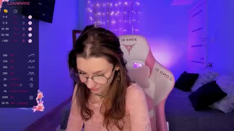 Snapshot of linablossom chatting on October 1, 8:31 am Lina online show from October 1, 8:31 am