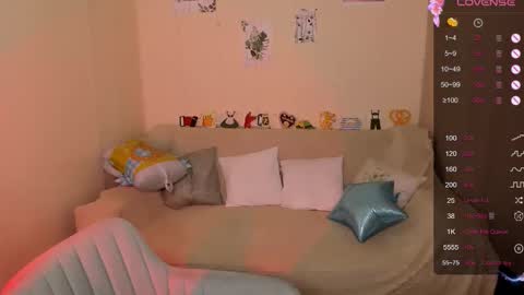 Snapshot of linablossom chatting on October 4, 2:31 am Lina online show from October 4, 2:31 am