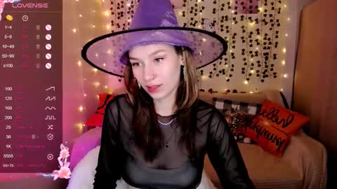 Snapshot of linablossom chatting on October 28, 9:24 am Lina online show from October 28, 9:24 am