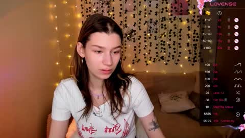 Snapshot of linablossom chatting on November 6, 8:48 am Lina online show from November 6, 8:48 am