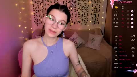 Snapshot of linablossom chatting on November 17, 8:20 am Lina online show from November 17, 8:20 am