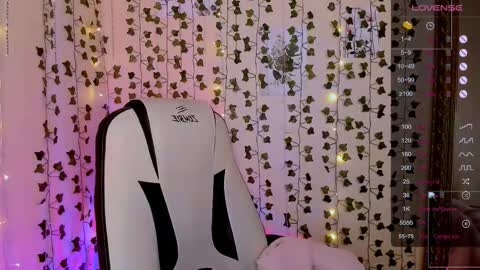 Lina online show from February 1, 6:12 am