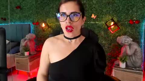 Snapshot of linagh chatting on June 27, 12:22 pm Lina online show from June 27, 12:22 pm