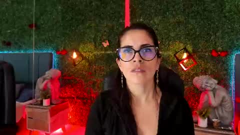 Snapshot of linagh chatting on June 30, 11:22 am Lina online show from June 30, 11:22 am