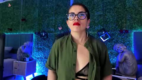 Snapshot of linagh chatting on July 18, 11:36 am Lina online show from July 18, 11:36 am