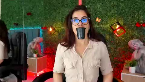 Snapshot of linagh chatting on July 21, 11:23 am Lina online show from July 21, 11:23 am
