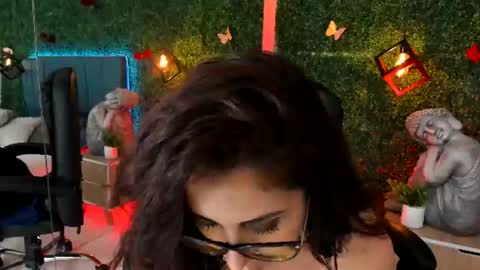 Snapshot of linagh chatting on July 28, 12:48 pm Lina online show from July 28, 12:48 pm