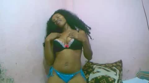 linah1123 online show from December 4, 9:12 pm