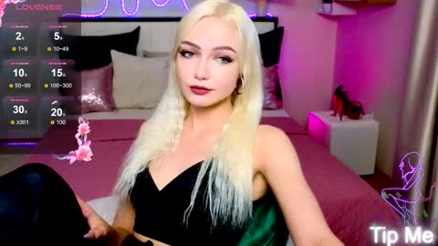 I am Lina online show from September 17, 2:30 pm