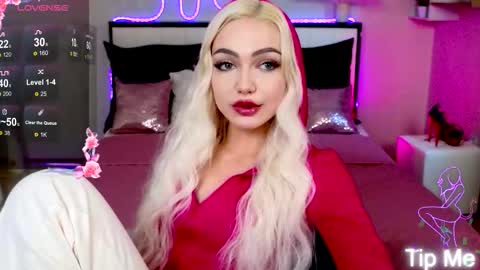 I am Lina online show from September 19, 2:18 pm