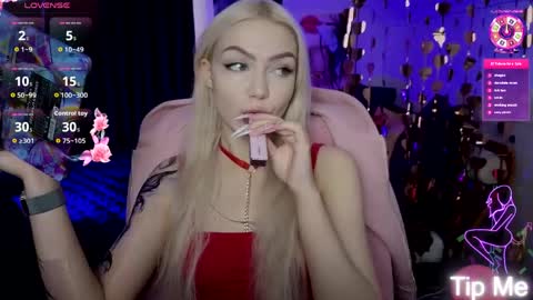 Snapshot of linalirian chatting on March 25, 10:21 am I am Lina online show from March 25, 10:21 am