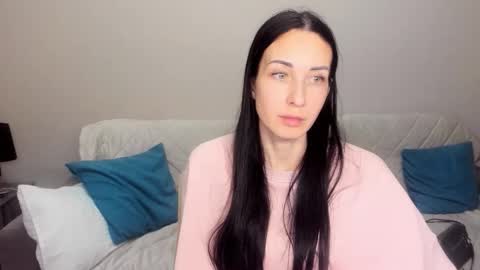 LinaLivee online show from January 18, 3:49 pm