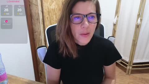 Lina online show from December 12, 4:53 pm