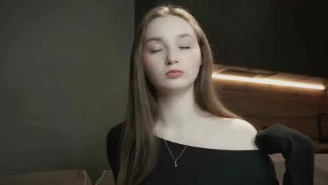 Snapshot of linalure chatting on November 28, 5:26 pm Lina online show from November 28, 5:26 pm