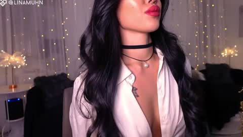 Snapshot of linamuhn_ chatting on January 6, 5:41 am Lina online show from January 6, 5:41 am