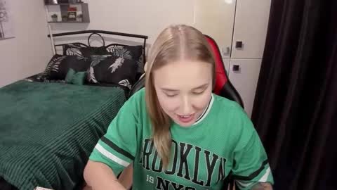 Lina online show from September 15, 9:37 pm