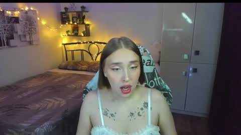Snapshot of linatruly chatting on June 9, 9:15 pm Lina online show from June 9, 9:15 pm