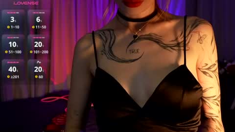 Snapshot of linavelle chatting on April 22, 3:57 pm LinaVelle online show from April 22, 3:57 pm