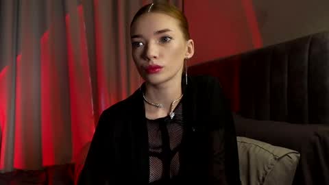 Snapshot of linavelle chatting on May 12, 1:58 am LinaVelle online show from May 12, 1:58 am