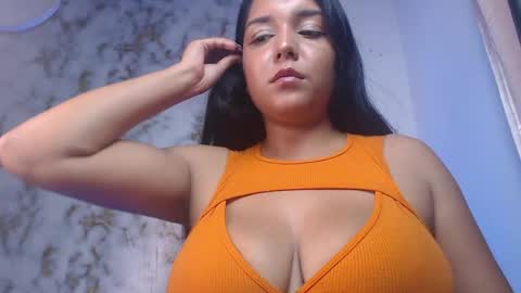 Snapshot of lincy_honeyy chatting on June 5, 5:14 am lincy_honeyy online show from June 5, 5:14 am