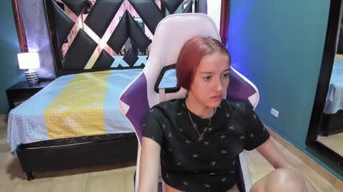  Linda  online show from December 26, 6:33 pm