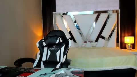  Linda  online show from March 9, 6:23 pm