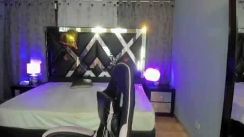 Snapshot of linda4petite chatting on June 14, 1:35 pm Linda online show from June 14, 1:35 pm