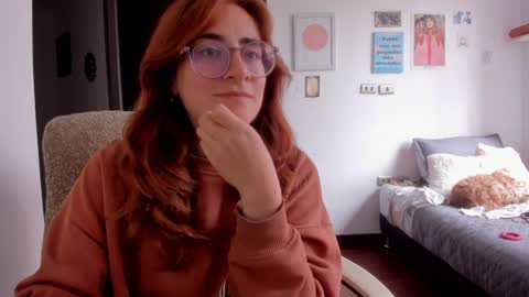 Giggles  online show from December 10, 7:43 pm