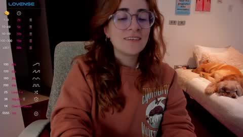 Giggles  online show from December 12, 12:38 am