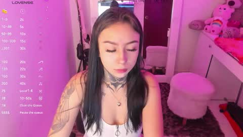 Lindaa maria  online show from November 9, 9:35 pm