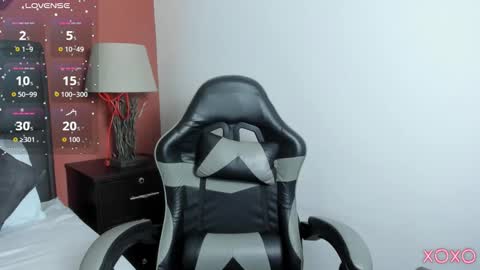 L I N D A online show from March 11, 2:17 am