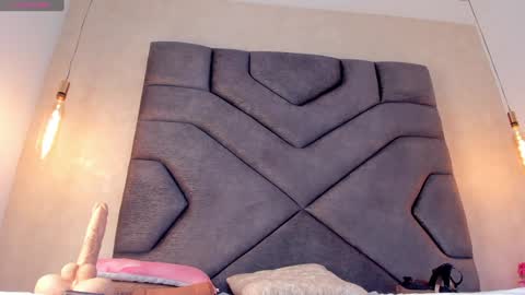 Linda Saenz online show from January 9, 2:40 pm