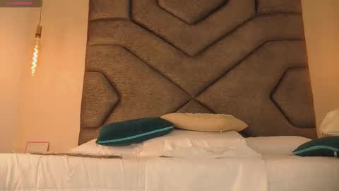 Linda Saenz online show from October 18, 11:33 am