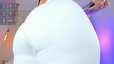 Snapshot of linda_saenz1 chatting on March 31, 11:32 am Linda Saenz online show from March 31, 11:32 am