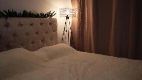 Snapshot of linda_warners chatting on February 10, 8:10 pm Call me Linda online show from February 10, 8:10 pm