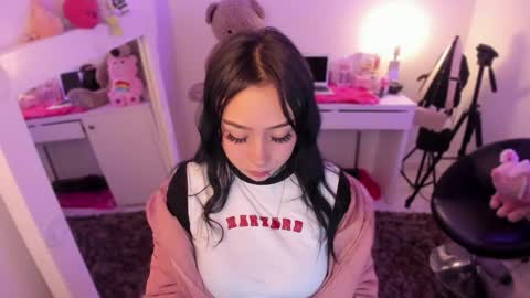 Snapshot of lindaa_miller chatting on October 31, 3:07 am linda miller online show from October 31, 3:07 am