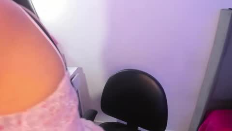 Snapshot of lindaa_miller chatting on November 30, 9:08 pm linda miller online show from November 30, 9:08 pm