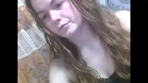 Snapshot of lindaahskysx chatting on December 13, 9:53 pm LindaAhSkysX online show from December 13, 9:53 pm